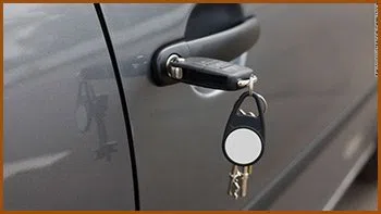 Interstate Locksmith Shop Batavia, IL 630-297-7913 - 18-car-unlock